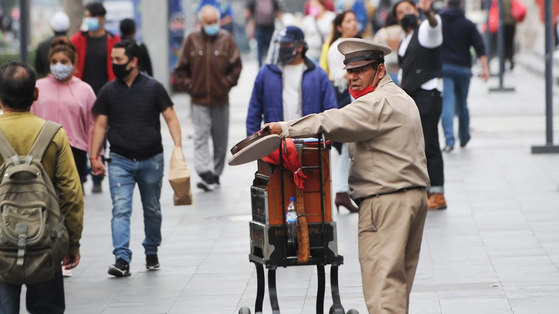 GENTE AV. JUAREZ (3)